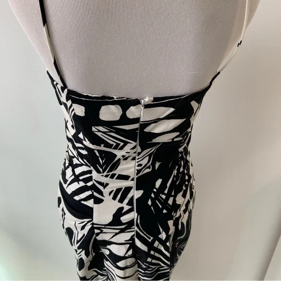 Elegant Black and White Patterned Dress - Picture 3 of 7